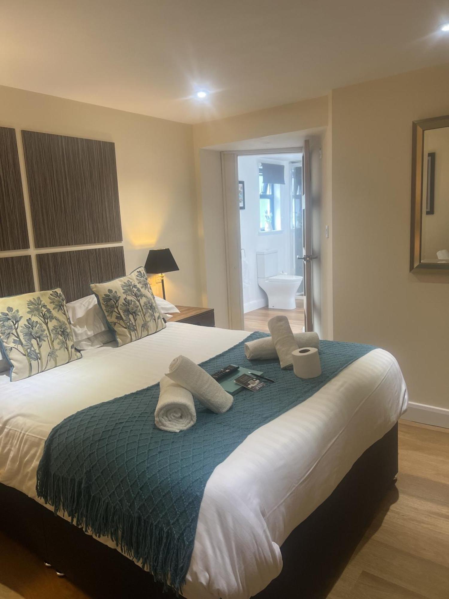 The Wilson Arms Bed & Breakfast Torver Phòng bức ảnh